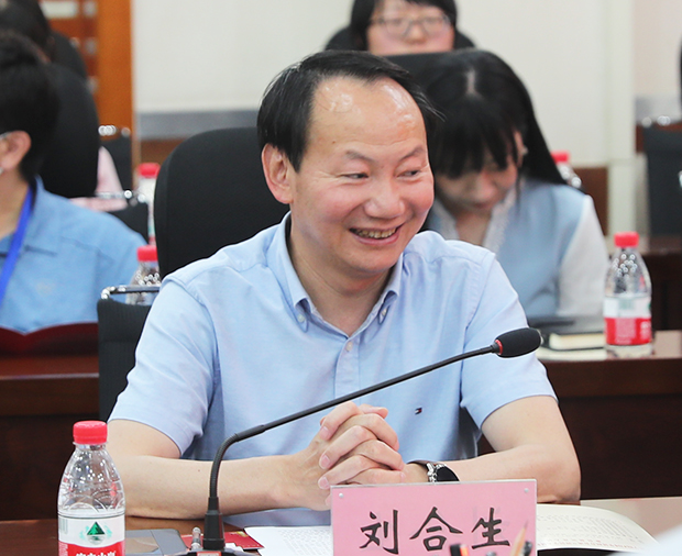 凝聚侨心汇集侨智我校召开归国华侨联合会成立大会