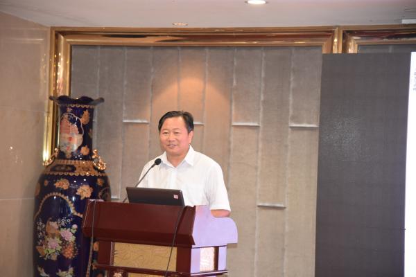 李温斌教授在大会上做报告