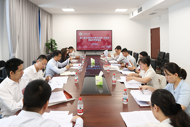 http://www.xxmu.edu.cn/__local/2/7D/EC/44B019602F41EFE47F29F5DD6B7_F662CBEA_9590D.png