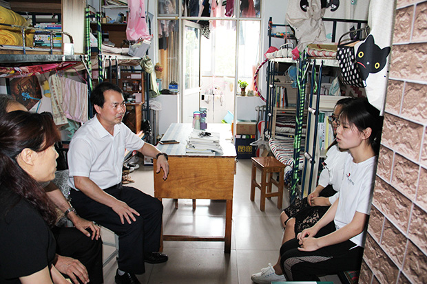 说明:http://info.xxmu.edu.cn/picture/article/185/08/b9/0c1eb03d4387bdeb4b0d53f5db30/0e22bdc5-1b3c-471c-9585-ac85913e1197.jpg